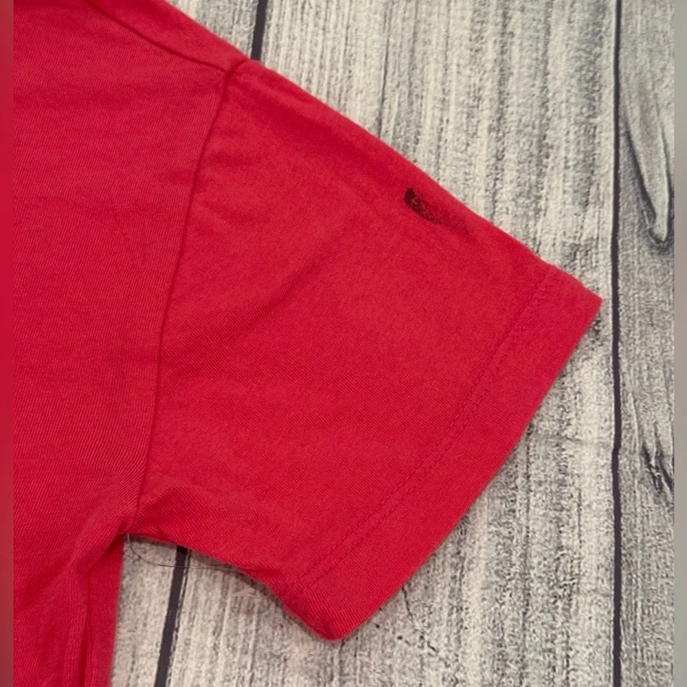 Old Navy Red Short Sleeve Tee with Graphic Design/size S
